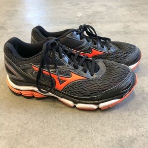 Mixing women’s running shoes